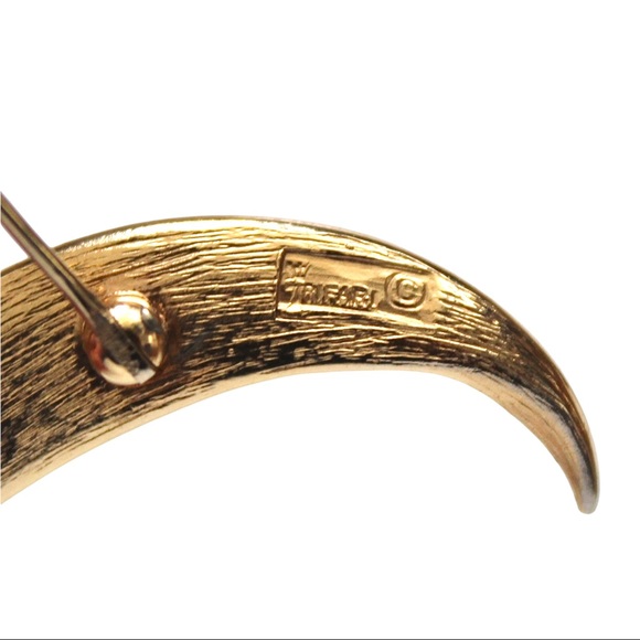 Vintage Crown Trifari Tassel Brooch Pin Large V Shape Ribbon Chain Fringe 1960s - Picture 6 of 6